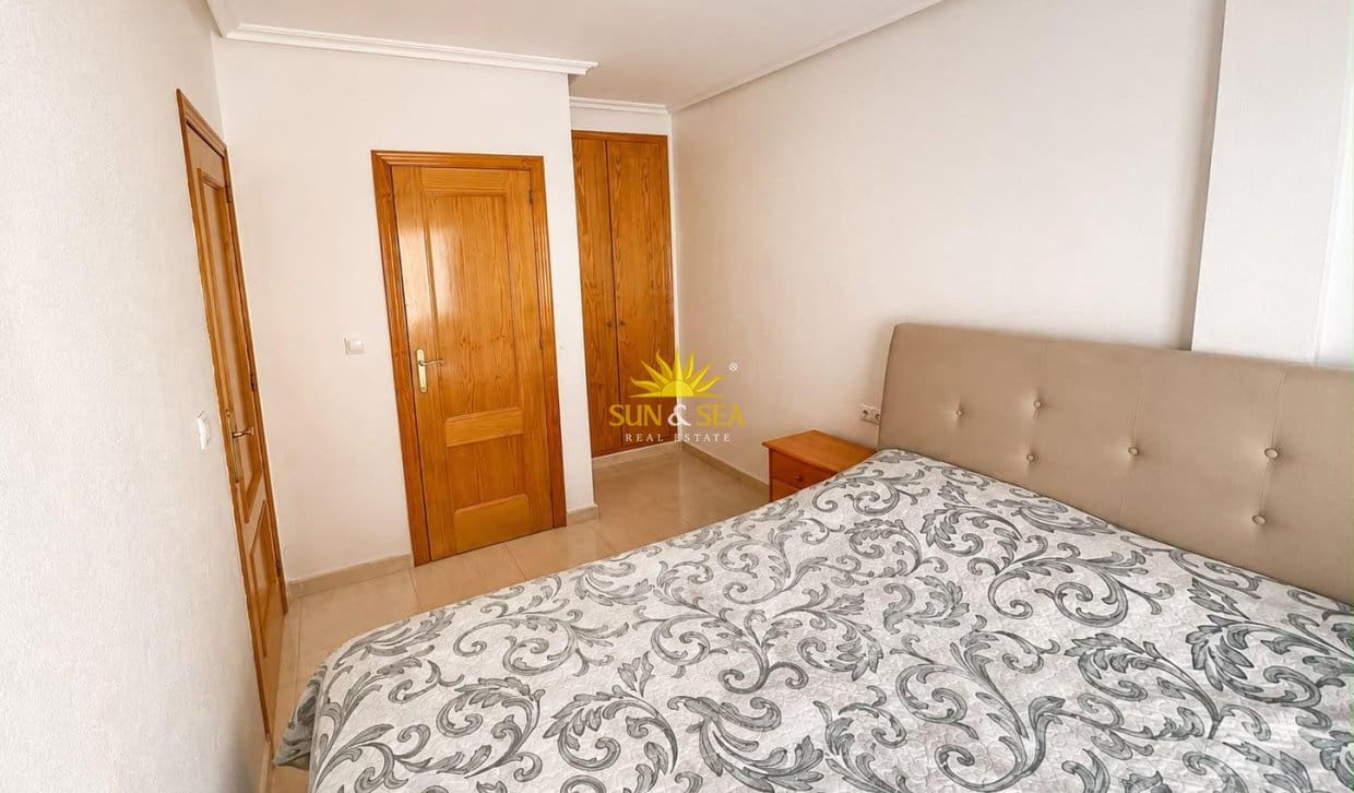 2 makuuhuone Huoneisto myytävänä paikassa Torrevieja mukana uima-altaan - 3 126 000 € (Ref: 9999041)