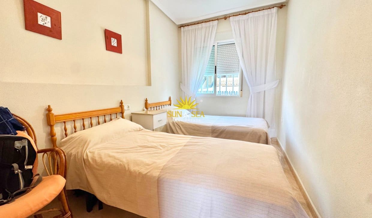 2 soverom Hus til salgs i Torrevieja - € 550 (Ref: 9999415)