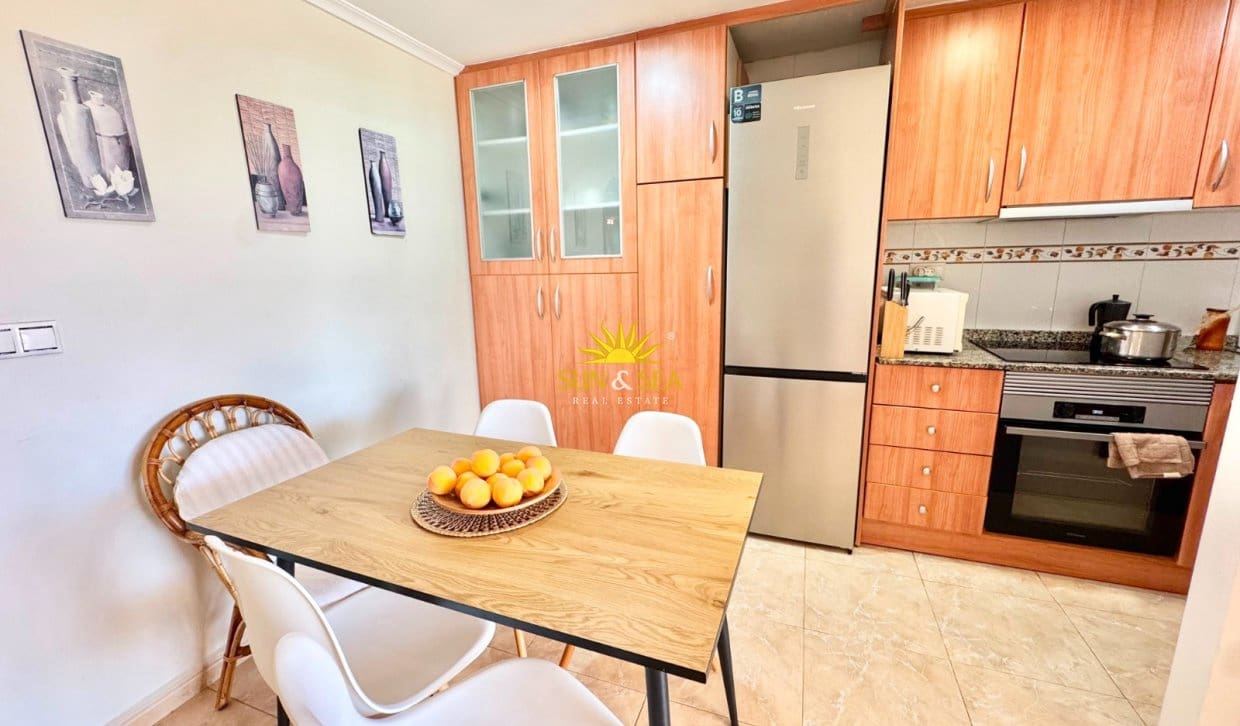 2 soverom Hus til salgs i Torrevieja - € 550 (Ref: 9999415)