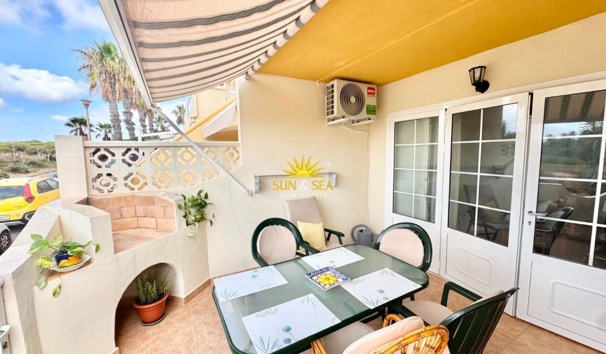 2 soverom Hus til salgs i Torrevieja - € 550 (Ref: 9999415)