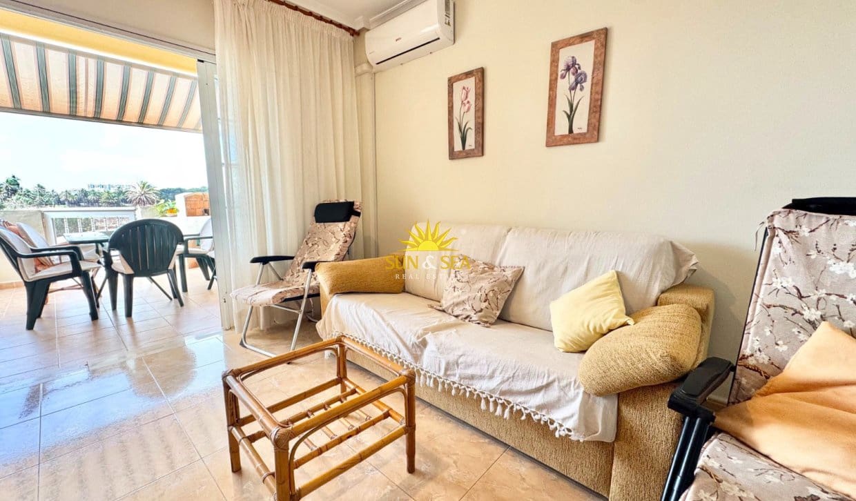 2 soverom Hus til salgs i Torrevieja - € 550 (Ref: 9999415)