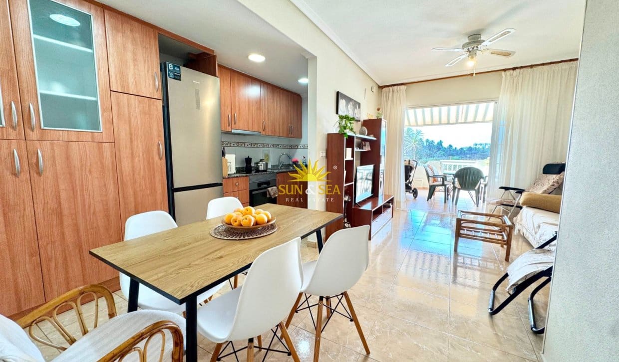 2 soverom Hus til salgs i Torrevieja - € 550 (Ref: 9999415)
