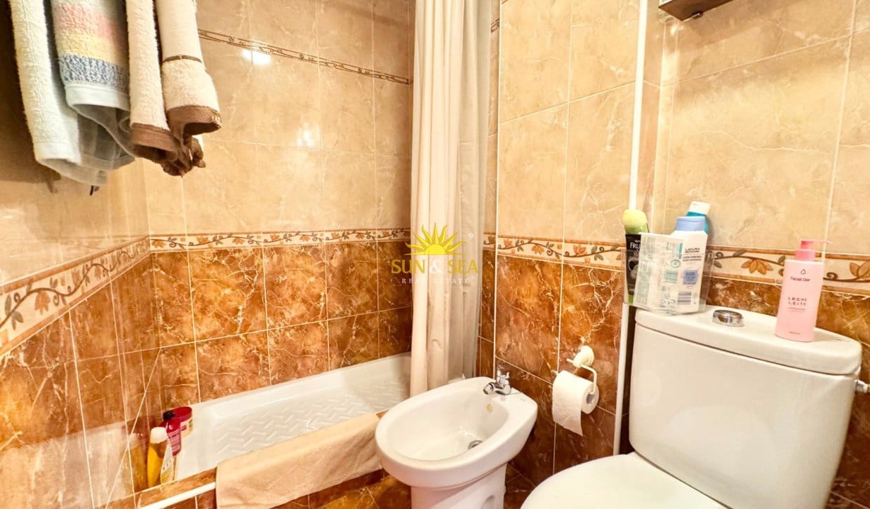 2 soverom Hus til salgs i Torrevieja - € 550 (Ref: 9999415)