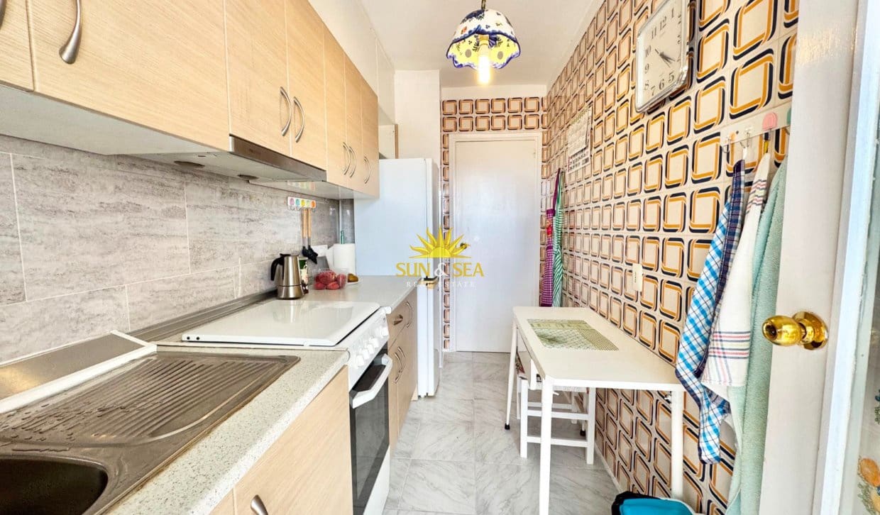   3 soveværelse   ferieLejlighed i Torrevieja     - € 750 (Ref: 9999416)