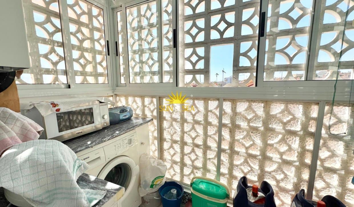   3 soveværelse   ferieLejlighed i Torrevieja     - € 750 (Ref: 9999416)