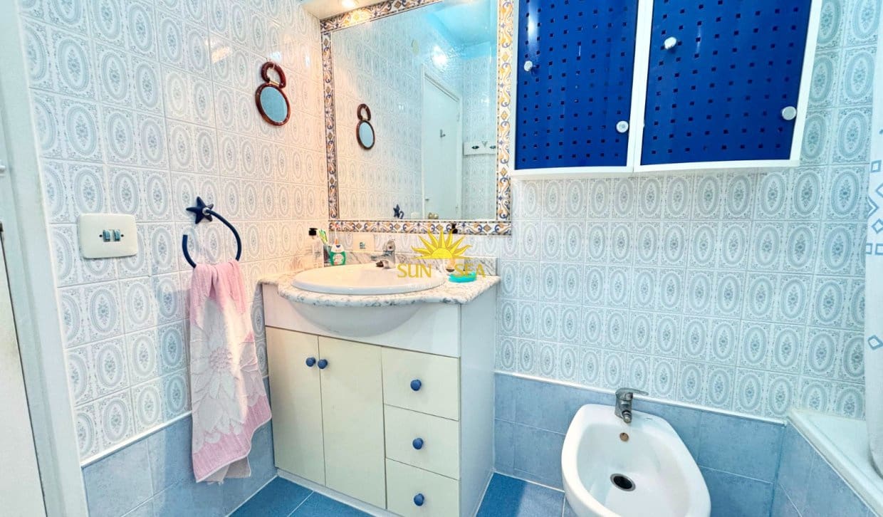   3 soveværelse   ferieLejlighed i Torrevieja     - € 750 (Ref: 9999416)