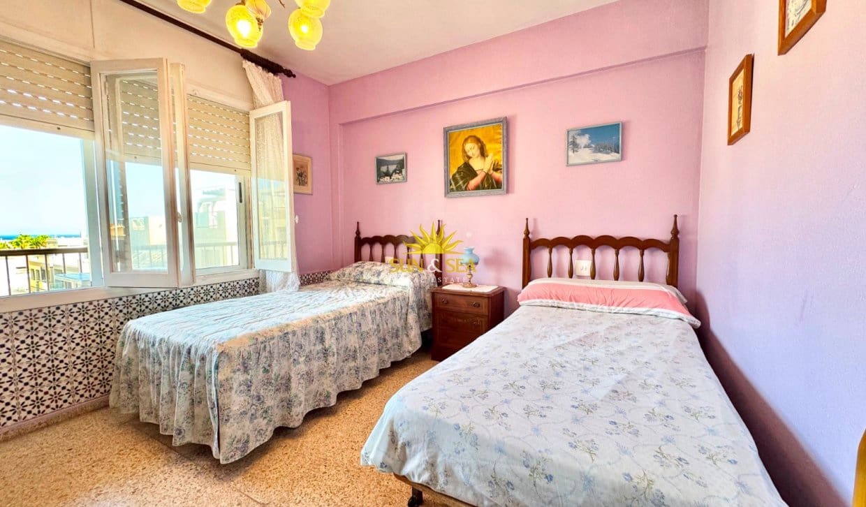   3 soveværelse   ferieLejlighed i Torrevieja     - € 750 (Ref: 9999416)