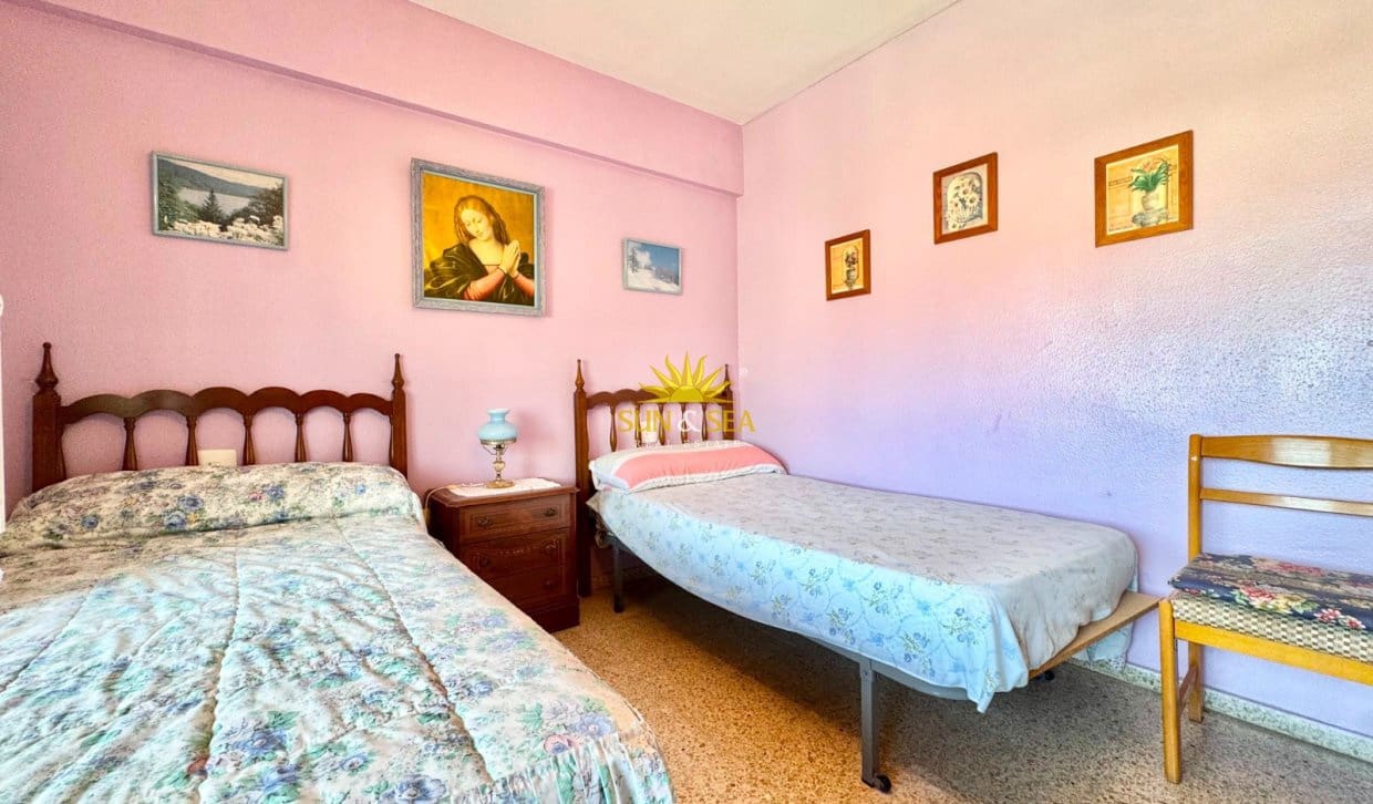   3 soveværelse   ferieLejlighed i Torrevieja     - € 750 (Ref: 9999416)