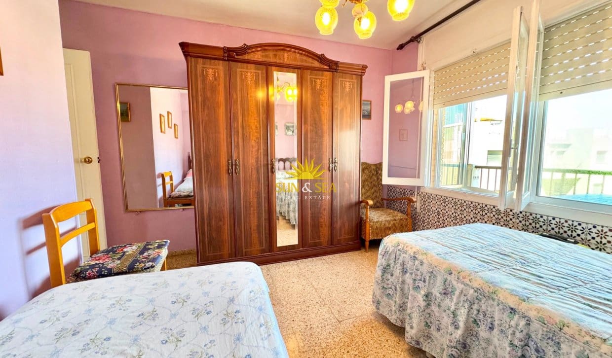   3 soveværelse   ferieLejlighed i Torrevieja     - € 750 (Ref: 9999416)