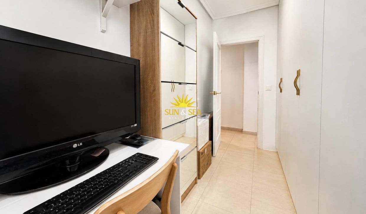 3 soverom Leilighet til salgs i Torrevieja - € 175 000 (Ref: 9999417)