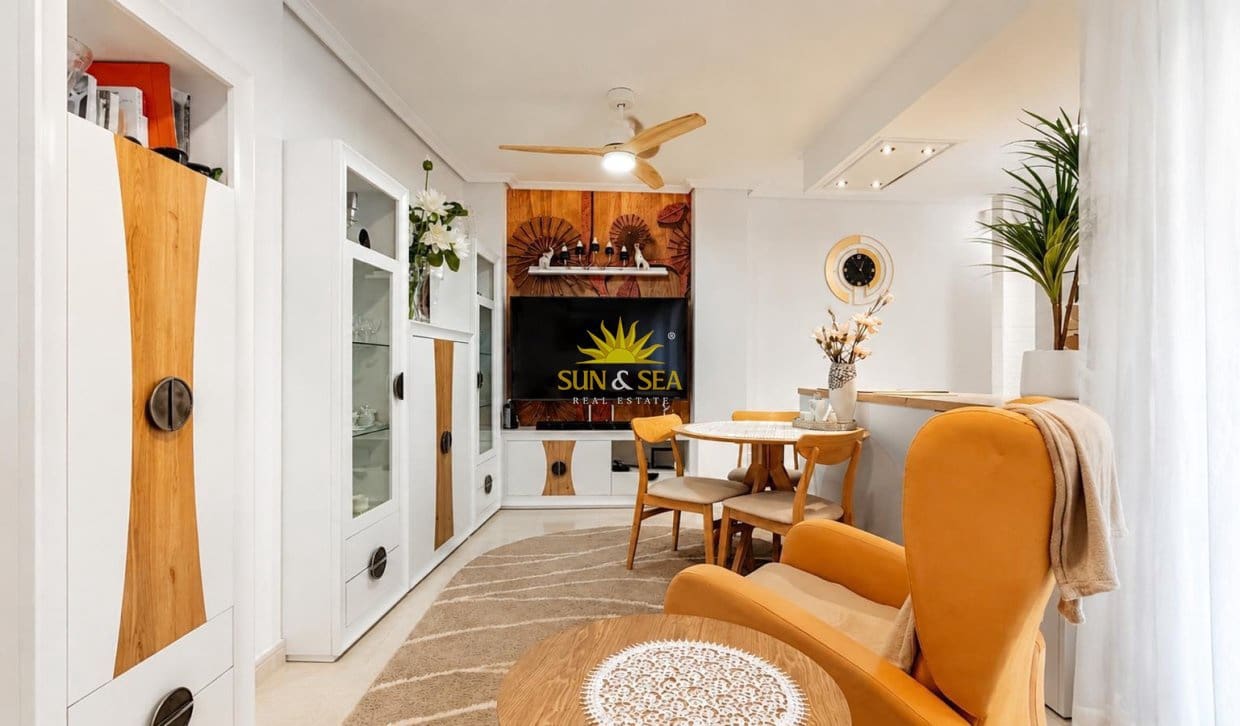 3 soverom Leilighet til salgs i Torrevieja - € 175 000 (Ref: 9999417)