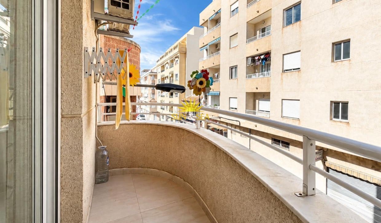 3 soverom Leilighet til salgs i Torrevieja - € 175 000 (Ref: 9999417)