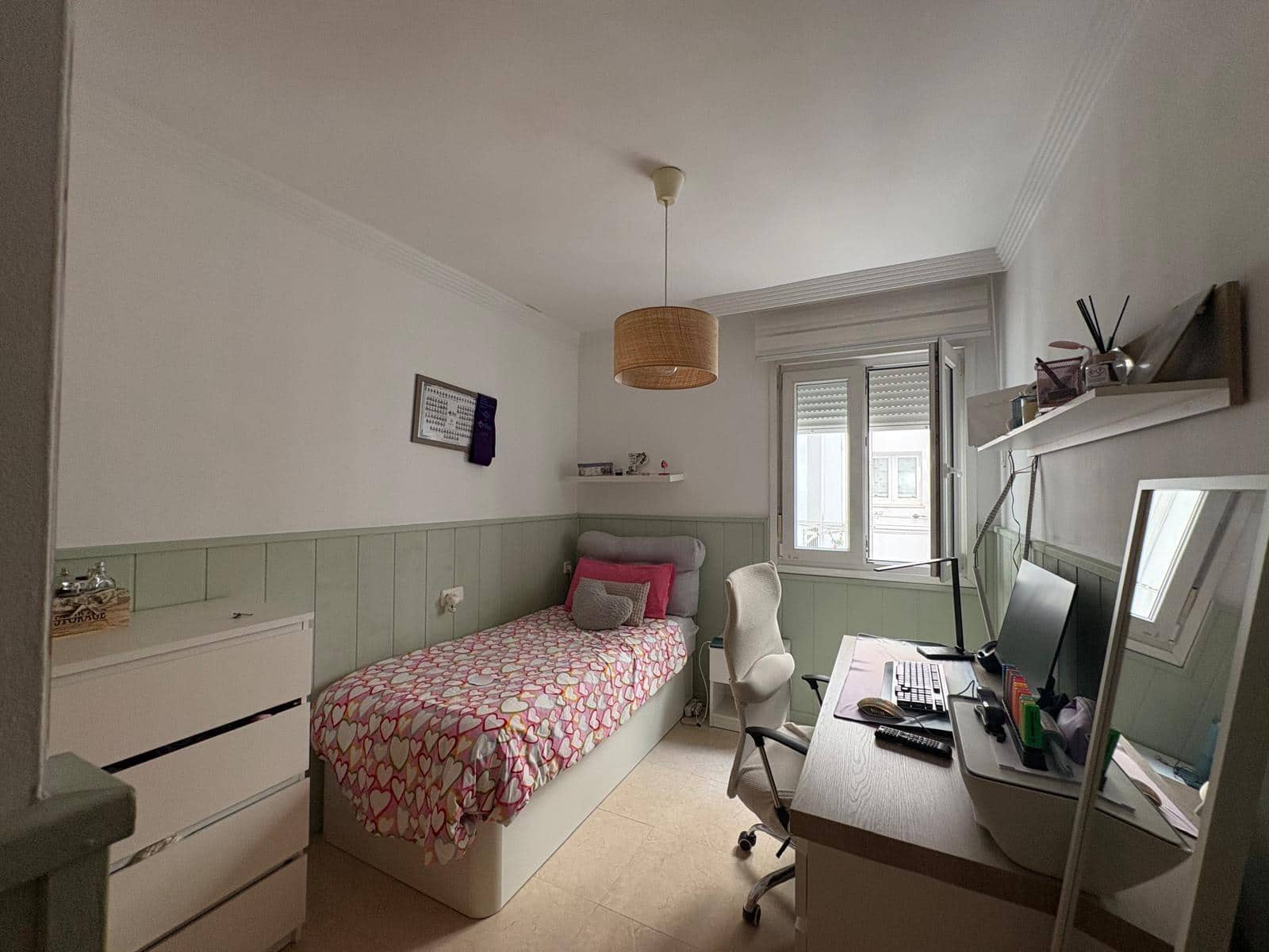 Piso de 3 habitaciones en Algeciras en venta con garaje - 300.000 € (Ref: 10005646)