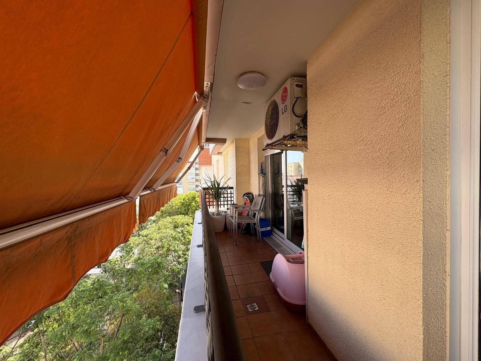 Piso de 3 habitaciones en Algeciras en venta con garaje - 300.000 € (Ref: 10005646)