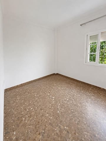 4 chambre Villa/Maison Mitoyenne à vendre à Algeciras avec garage - 370 000 € (Ref: 10076458)