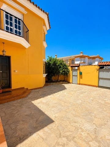 4 chambre Villa/Maison Mitoyenne à vendre à Algeciras avec garage - 370 000 € (Ref: 10076458)