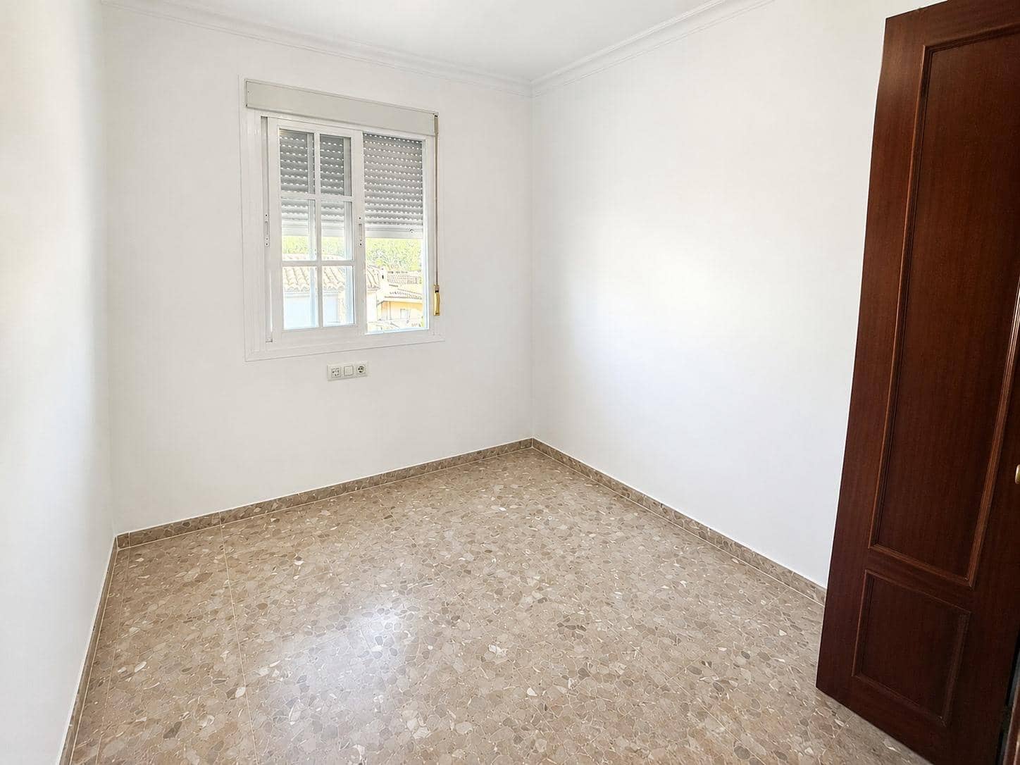 4 chambre Villa/Maison Mitoyenne à vendre à Algeciras avec garage - 370 000 € (Ref: 10076458)