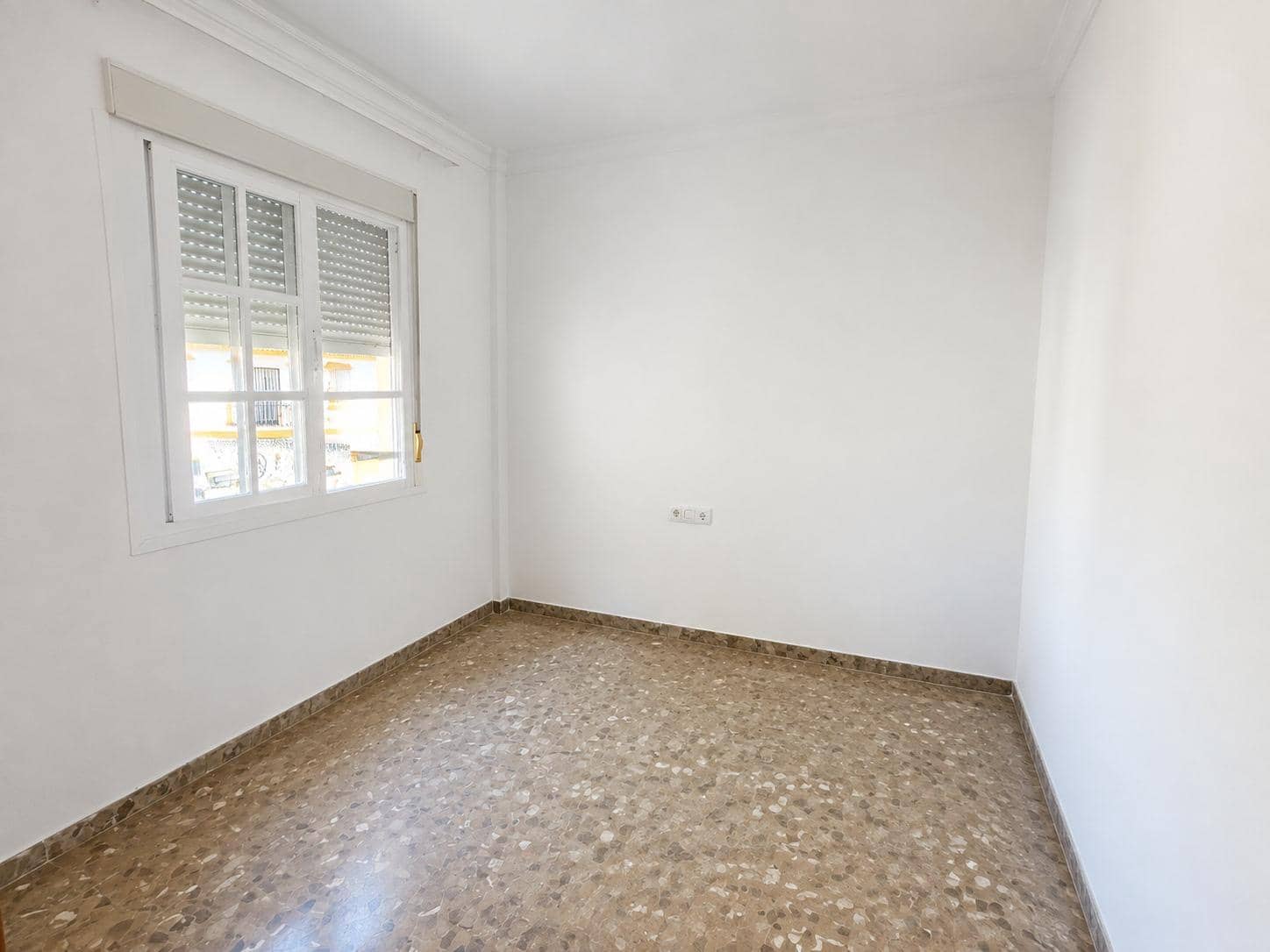 4 chambre Villa/Maison Mitoyenne à vendre à Algeciras avec garage - 370 000 € (Ref: 10076458)