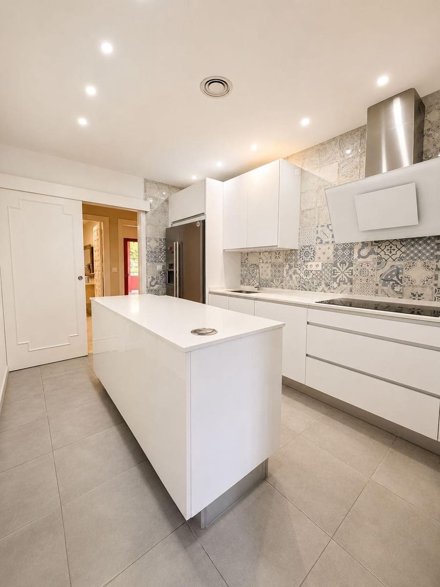 4 soverom Leilighet til salgs i Algeciras med garasje - € 333 000 (Ref: 10076459)