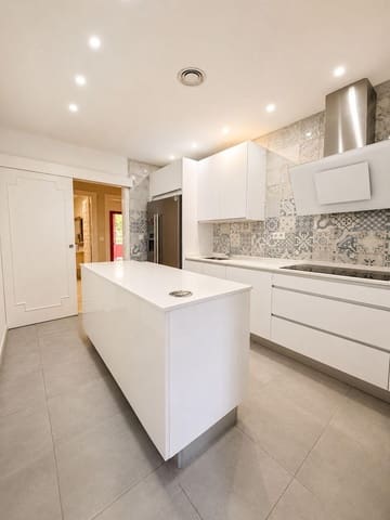 4 sovrum Lägenhet till salu i Algeciras med garage - 333 000 € (Ref: 10076459)
