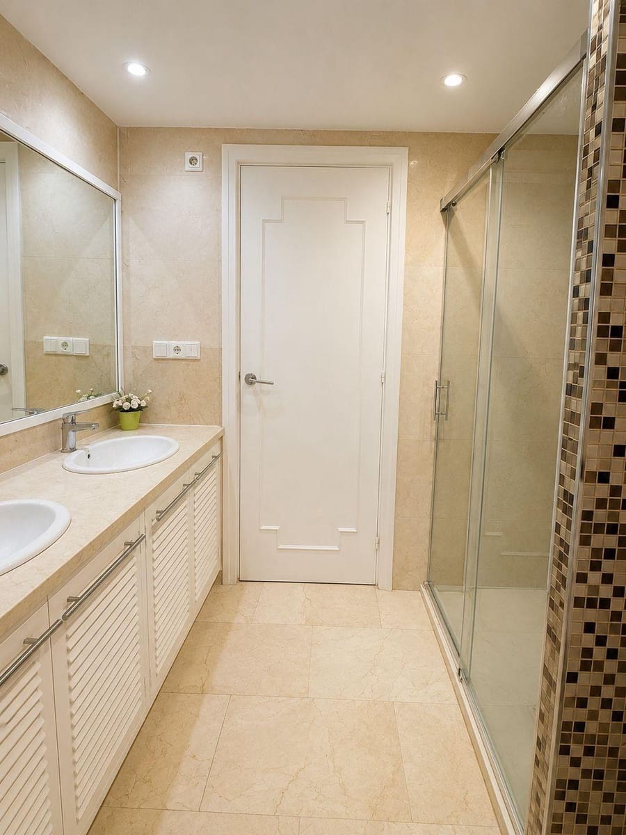 4 soverom Leilighet til salgs i Algeciras med garasje - € 333 000 (Ref: 10076459)