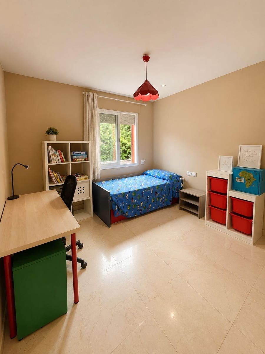 4 soverom Leilighet til salgs i Algeciras med garasje - € 333 000 (Ref: 10076459)