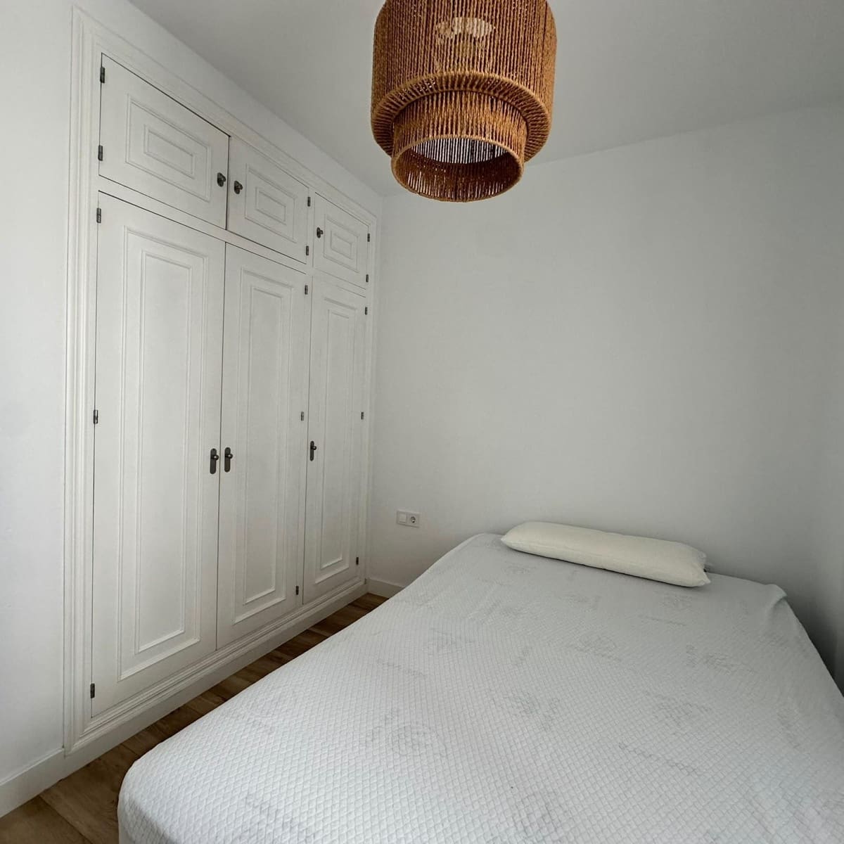 4 bedroom Flat for sale in La Linea de la Concepcion - € 250,000 (Ref: 10078401)
