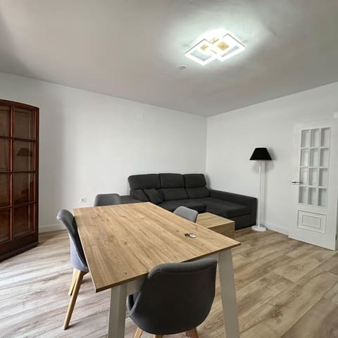 4 bedroom Flat for sale in La Línea de la Concepción - € 250,000 (Ref: 10078401)