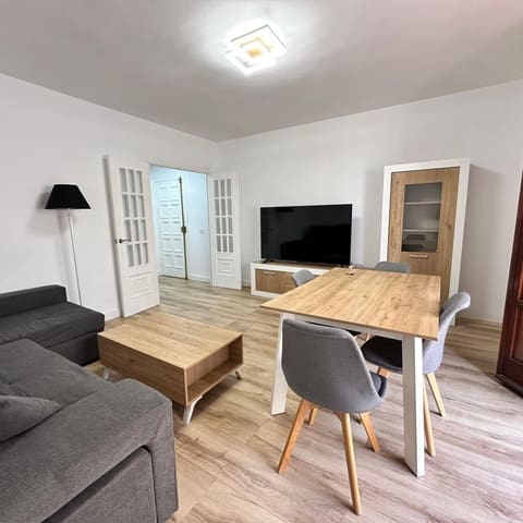 4 bedroom Flat for sale in La Línea de la Concepción - € 250,000 (Ref: 10078401)