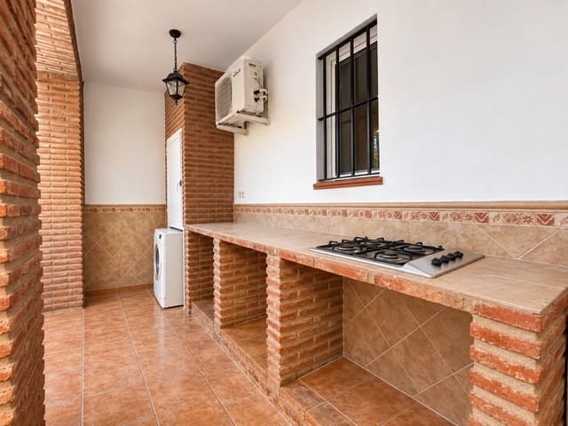 3 soveværelse Rækkehus til salg i La Línea de la Concepción med garage - € 265.000 (Ref: 10089735)