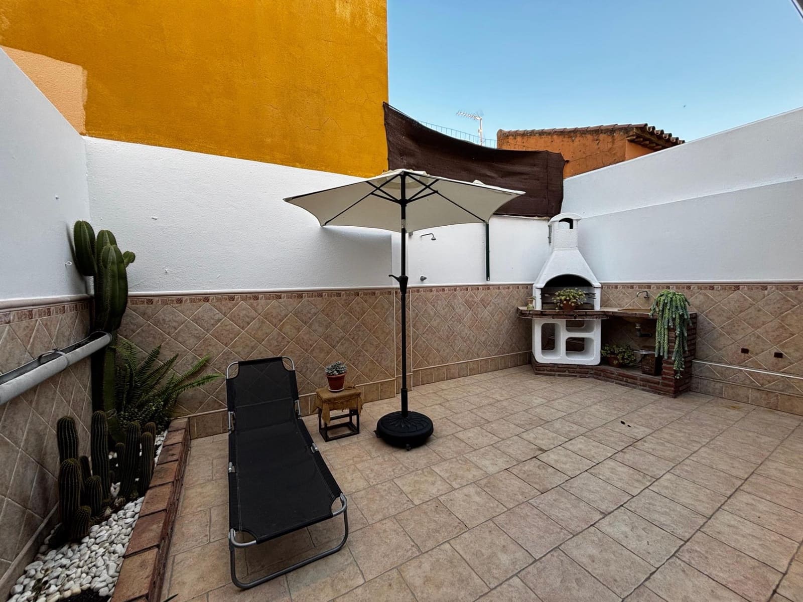 3 sovrum Radhus till salu i La Linea de la Concepcion med garage - 265 000 € (Ref: 10089735)