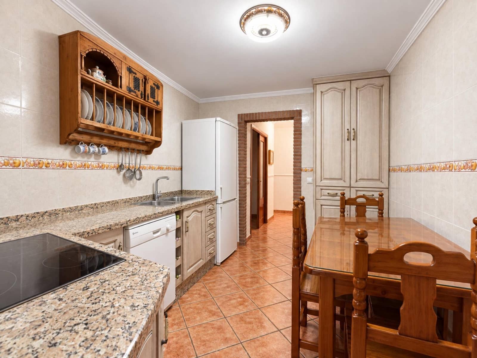 3 sovrum Radhus till salu i La Linea de la Concepcion med garage - 265 000 € (Ref: 10089735)
