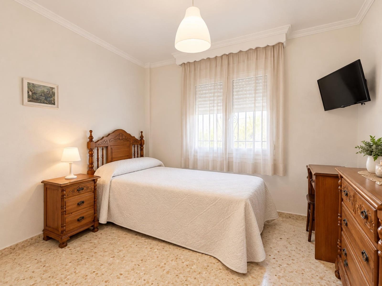 3 sovrum Radhus till salu i La Linea de la Concepcion med garage - 265 000 € (Ref: 10089735)