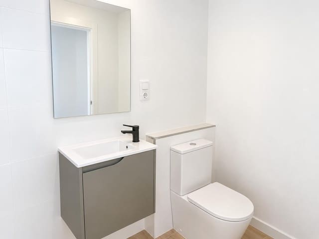 1 camera da letto Commerciale in vendita in La Línea de la Concepción - 105.445 € (Rif: 10102636)
