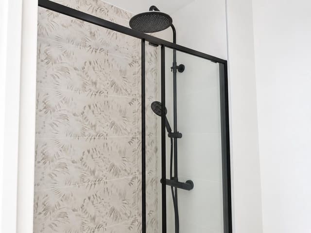 1 camera da letto Commerciale in vendita in La Línea de la Concepción - 105.445 € (Rif: 10102636)