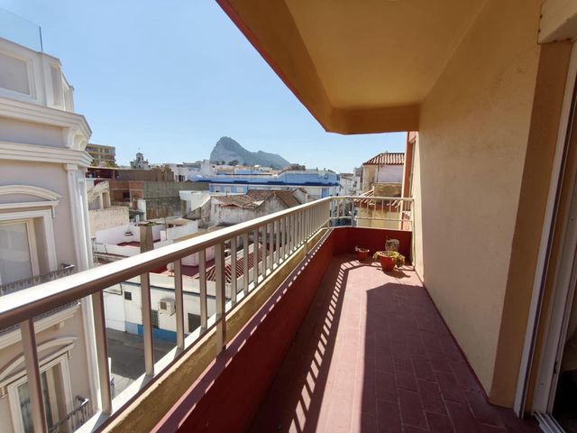 4 camera da letto Appartamento in vendita in La Línea de la Concepción con garage - 325.000 € (Rif: 10119947)