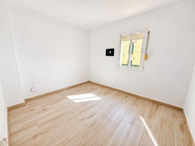 3 camera da letto Appartamento in vendita in La Línea de la Concepción - 157.000 € (Rif: 10129525)