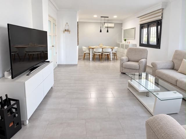 4 Zimmer Villa zu verkaufen in Algeciras mit Pool Garage - 467.000 € (Ref: 10132036)