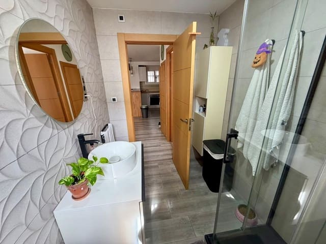 2 makuuhuone Asunto myytävänä paikassa La Línea de la Concepción - 160 000 € (Ref: 10155309)