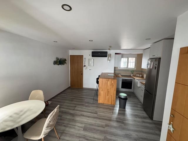 2 makuuhuone Asunto myytävänä paikassa La Línea de la Concepción - 160 000 € (Ref: 10155309)