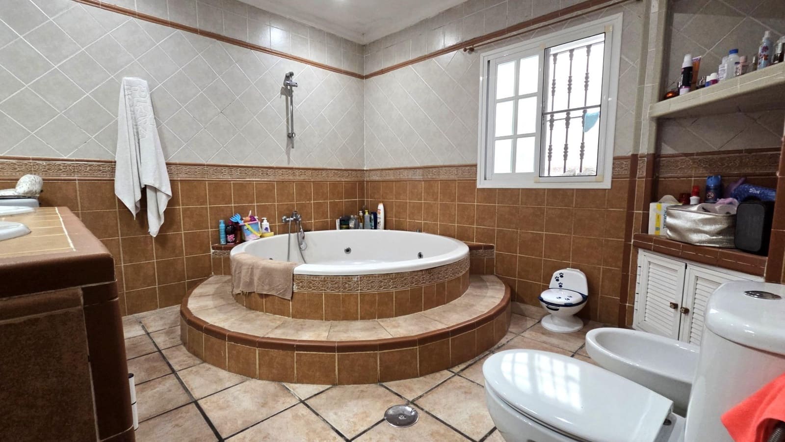 3 bedroom Terraced Villa for sale in La Linea de la Concepcion - € 230,000 (Ref: 10165070)