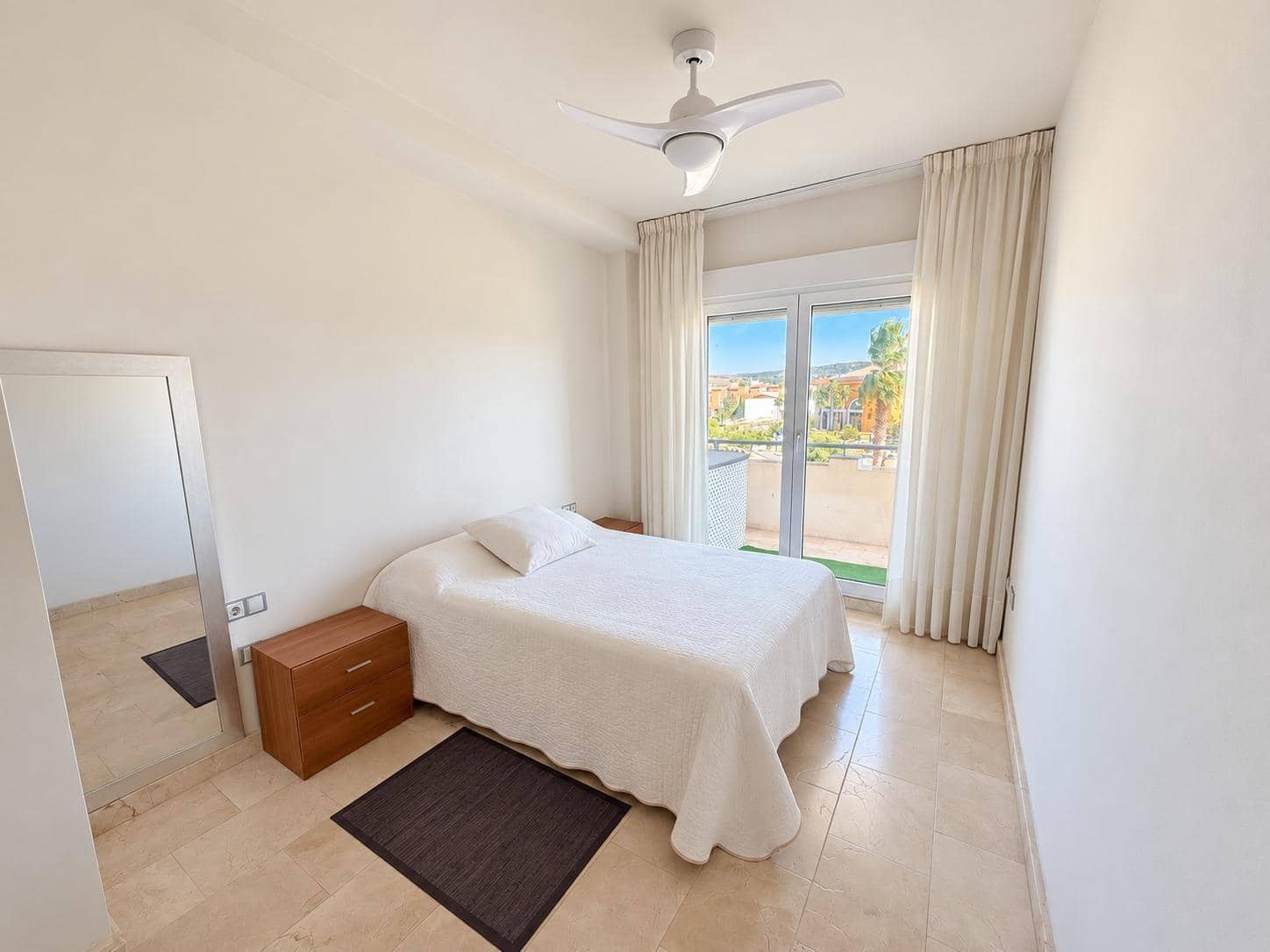 3 slaapkamer Flat te koop in Los Barrios met zwembad garage - € 283.000 (Ref: 10171728)