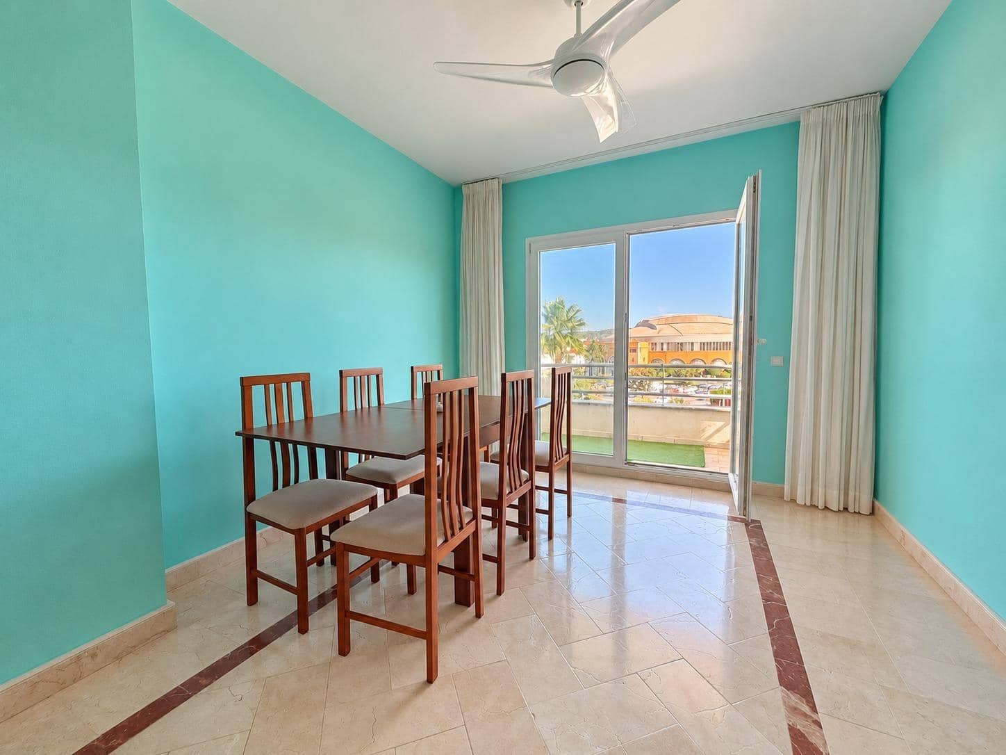 3 slaapkamer Flat te koop in Los Barrios met zwembad garage - € 283.000 (Ref: 10171728)