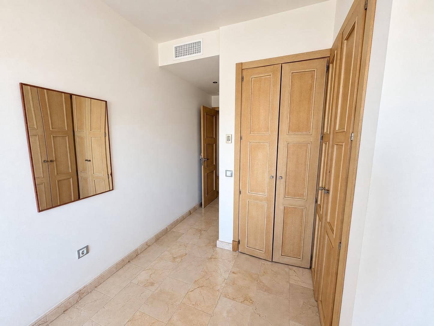 3 slaapkamer Flat te koop in Los Barrios met zwembad garage - € 283.000 (Ref: 10171728)