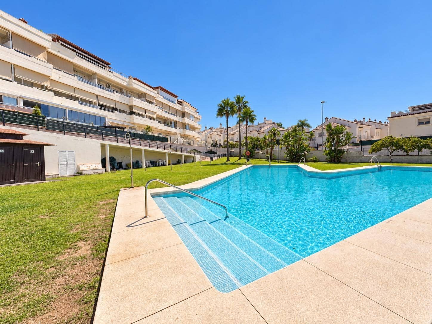 3 slaapkamer Flat te koop in Los Barrios met zwembad garage - € 283.000 (Ref: 10171728)