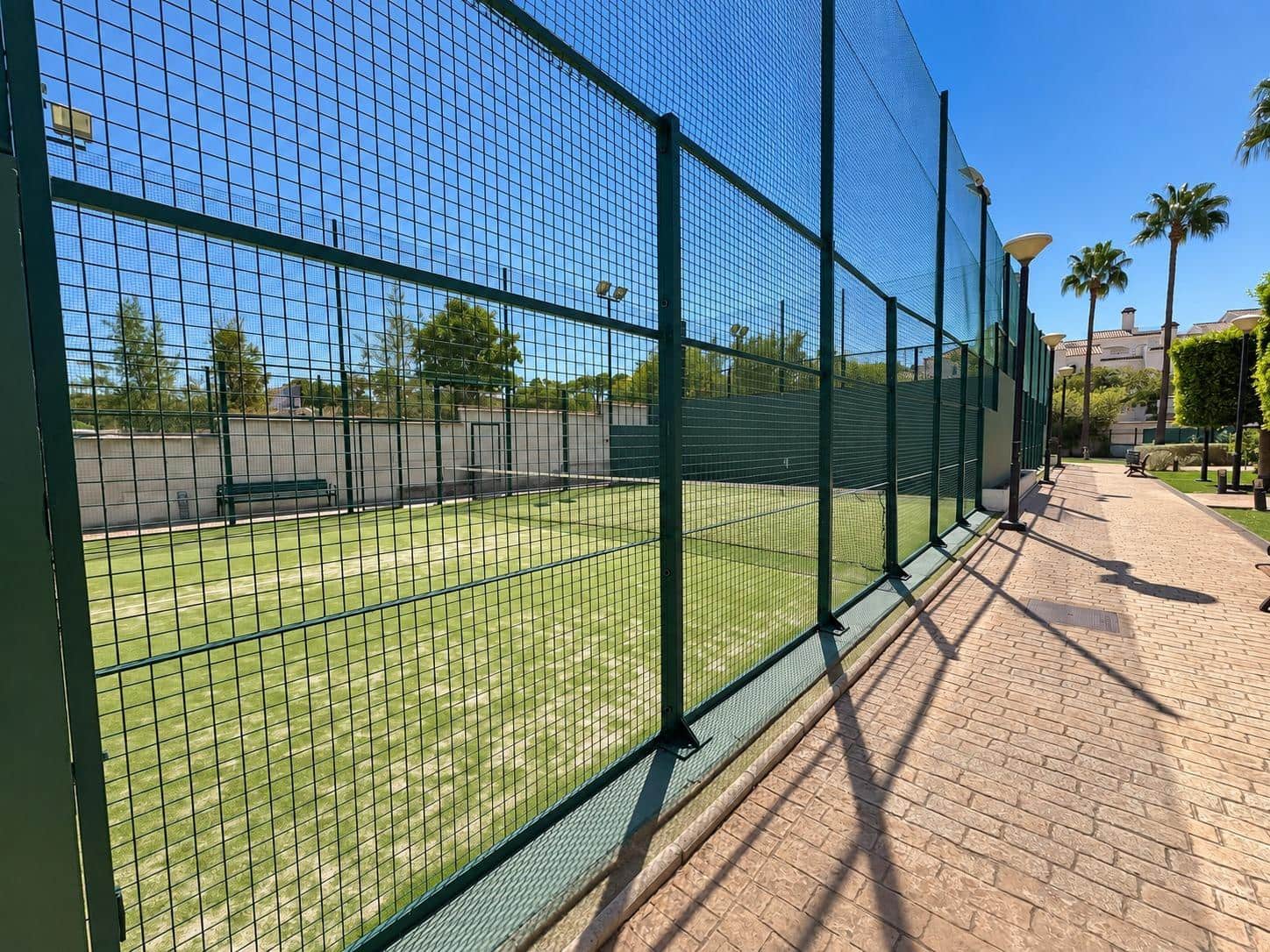 3 slaapkamer Flat te koop in Los Barrios met zwembad garage - € 283.000 (Ref: 10171728)