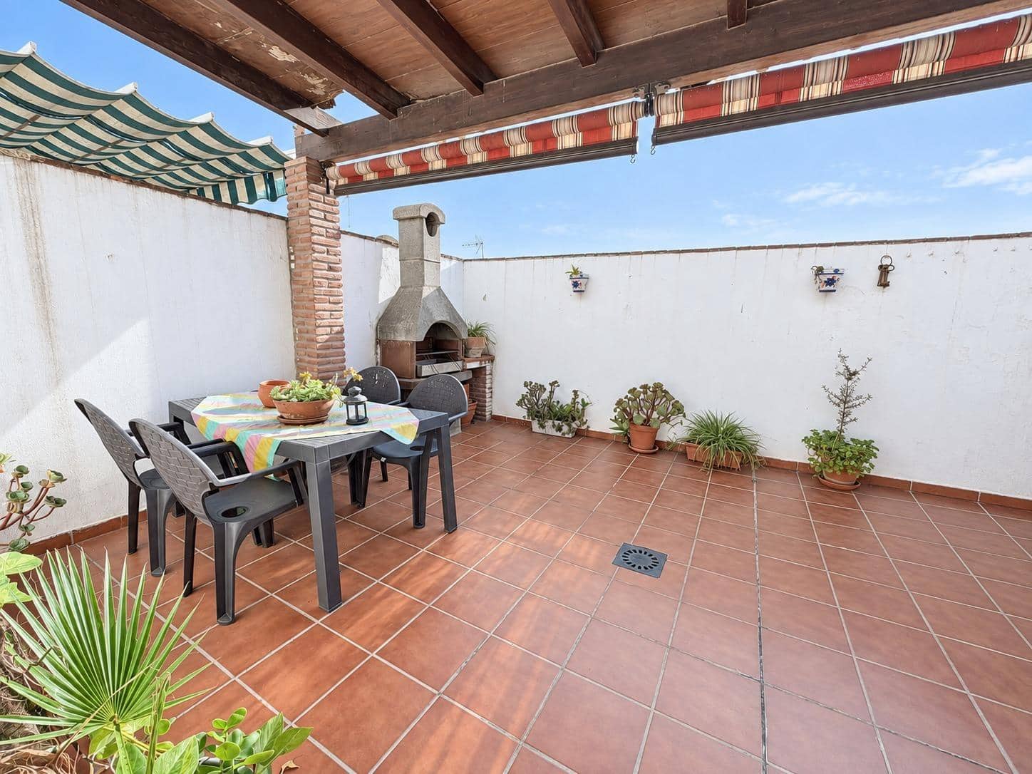 3 soverom Rekkehus til salgs i San Roque med garasje - € 269 000 (Ref: 10171729)