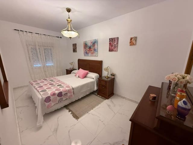 3 chambre Appartement à vendre à La Línea de la Concepción - 162 500 € (Ref: 10187127)