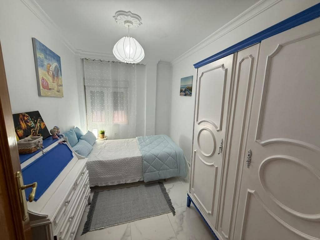 3 makuuhuone Asunto myytävänä paikassa La Linea de la Concepcion - 162 500 € (Ref: 10187127)