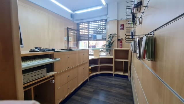 Erhverv til salg i La Línea de la Concepción - € 195.000 (Ref: 7980589)